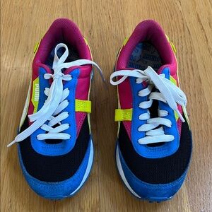 Puma Future rider candy bar Jr. Power red ultra blue size 6.5 women’s shoes